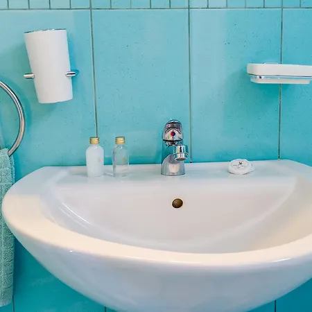 White Dove Apartment *