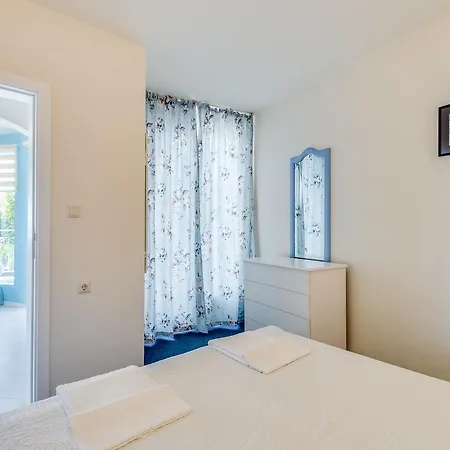 White Dove Golden Sands