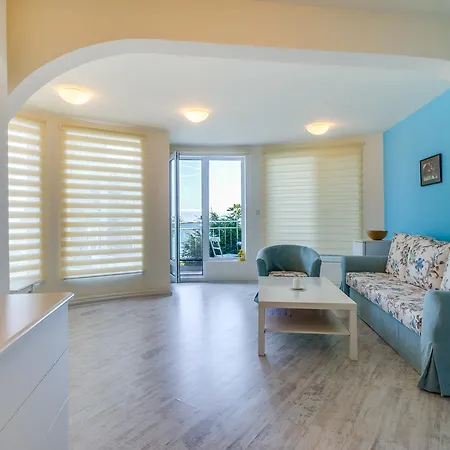 White Dove Apartment *
