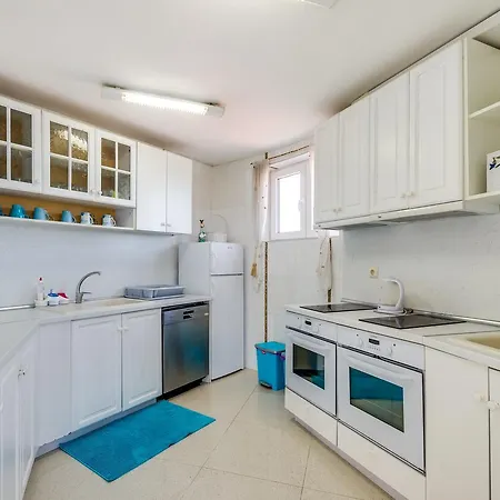 White Dove Apartment *