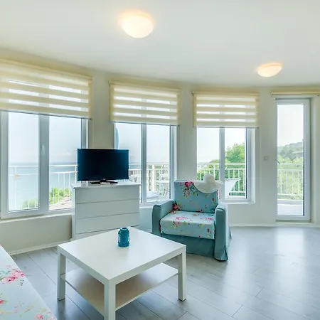 White Dove Златни пясъци