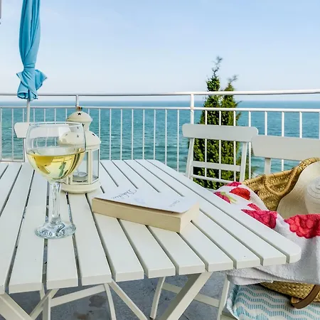 White Dove Златни пясъци