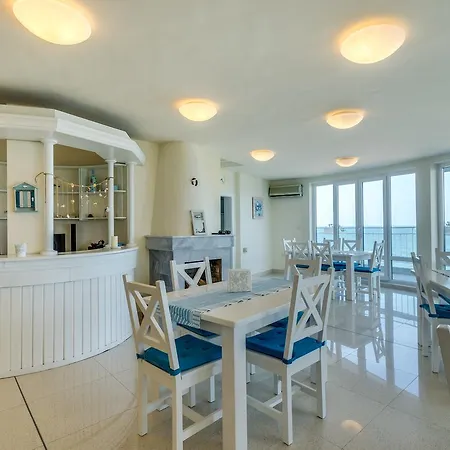 White Dove Златни пясъци